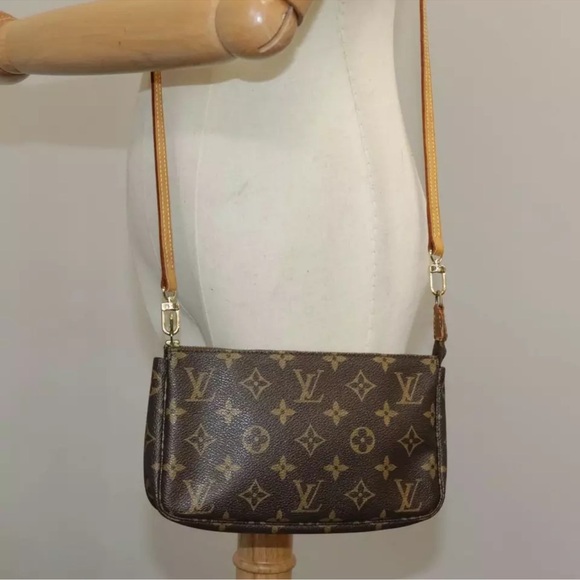 Louis Vuitton Pochette Accessoires - Picture 14 of 14